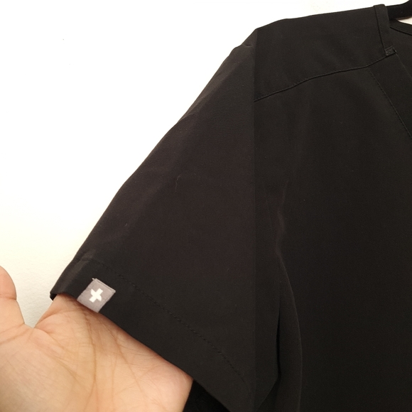 FIGS Technical Collection Three Pocket Scrub Top FM1500 Men's Black Size M - Picture 5 of 16